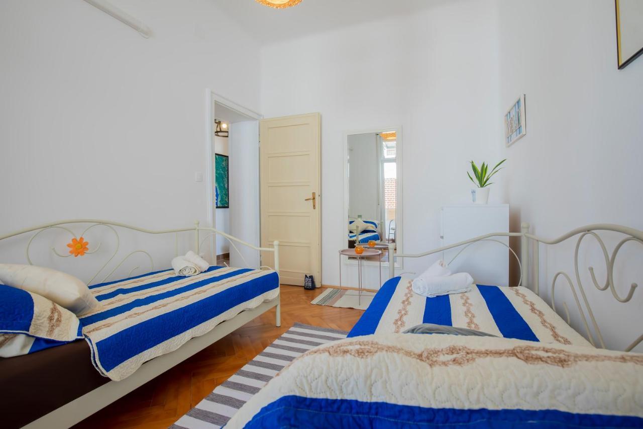 Amphitheater Apartment Pula Exterior photo