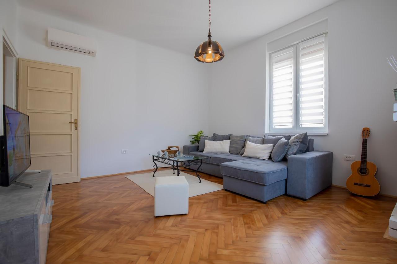 Amphitheater Apartment Pula Exterior photo