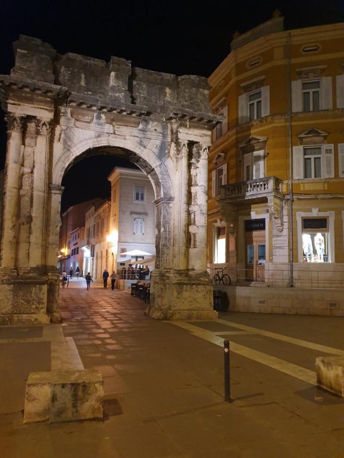 Amphitheater Apartment Pula Exterior photo