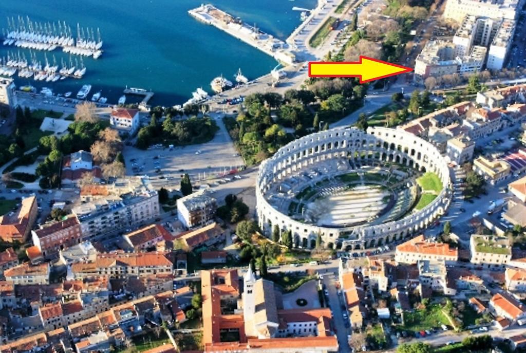 Amphitheater Apartment Pula Exterior photo